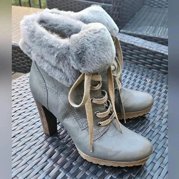 Manas Lea Foscati Faux Fur Collar Lace Up Ankle Boots Womens (8/38) - Picture 1 of 7